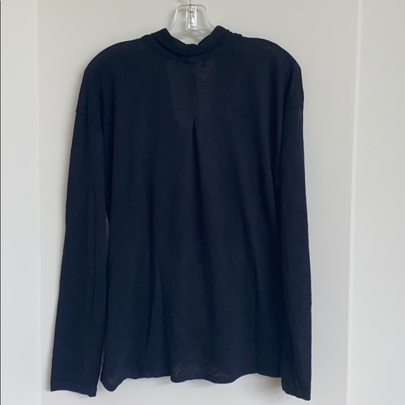 NWT Sactunary v-neck front tie light sweater - Picture 5 of 6